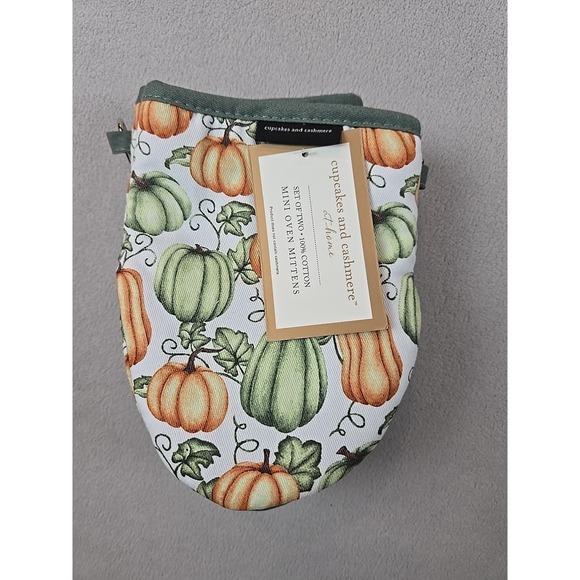 cupcakes & cashmere Other - Cupcakes and Cashmere Pumpkin‎ Mini Oven Mitts Set of 2 Fall Thanksgiving NWT